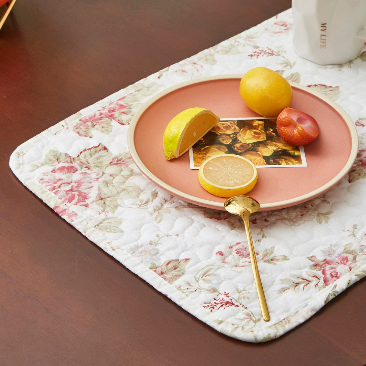 DaDa Bedding Set of 4-Pieces Dainty Cottage Floral Roses Quilted Cotton Dining Table Placemats 13” x 19” (3036)