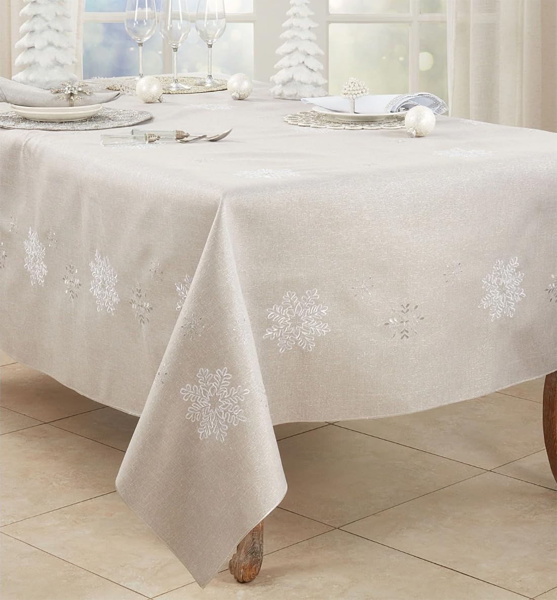 Snowflake Holiday Table Runner