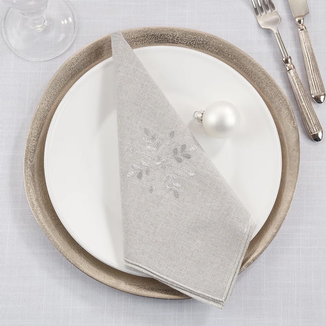 Snowflake Holiday Table Runner