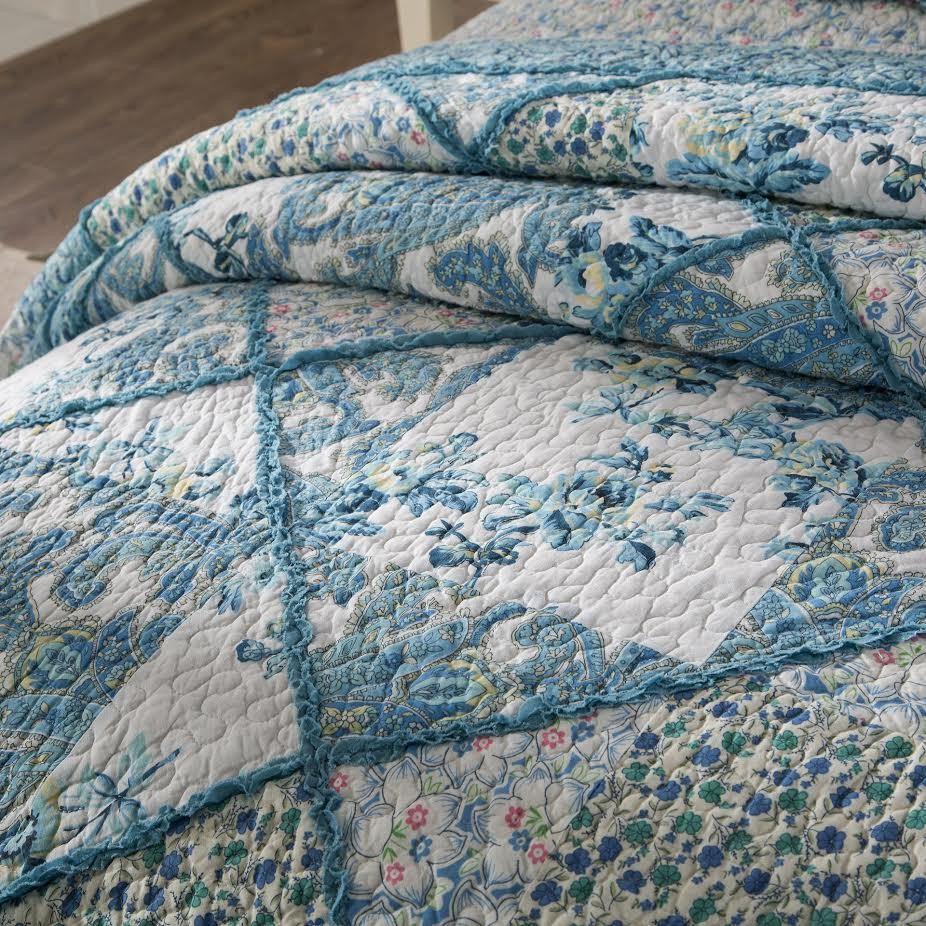 Petal Dance White Blue Floral Paisley Vintage Garden Scalloped Cotton Patchwork Quilt Set