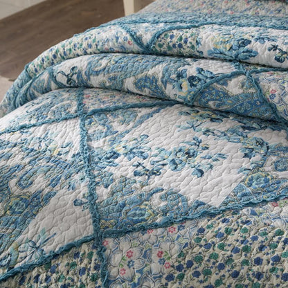Petal Dance White Blue Floral Paisley Vintage Garden Scalloped Cotton Patchwork Quilt Set