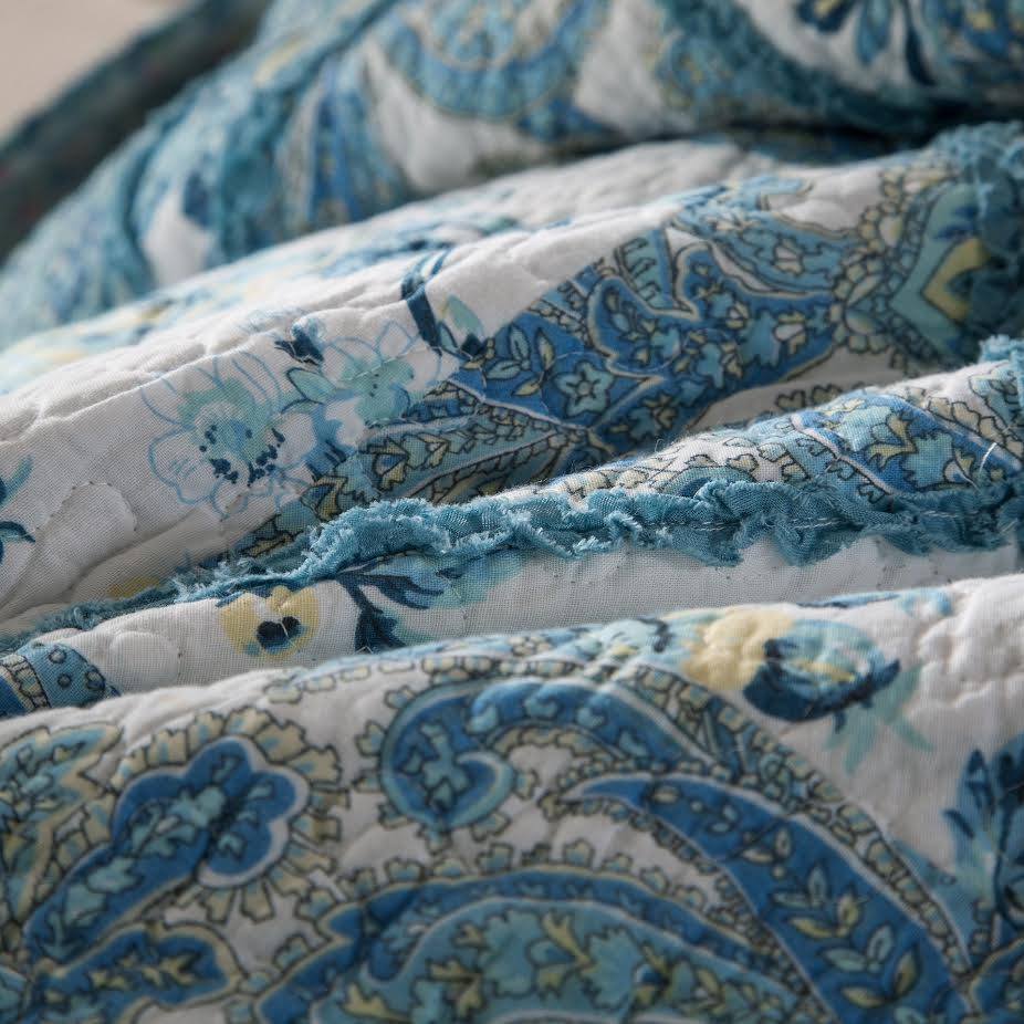 Petal Dance White Blue Floral Paisley Vintage Garden Scalloped Cotton Patchwork Quilt Set